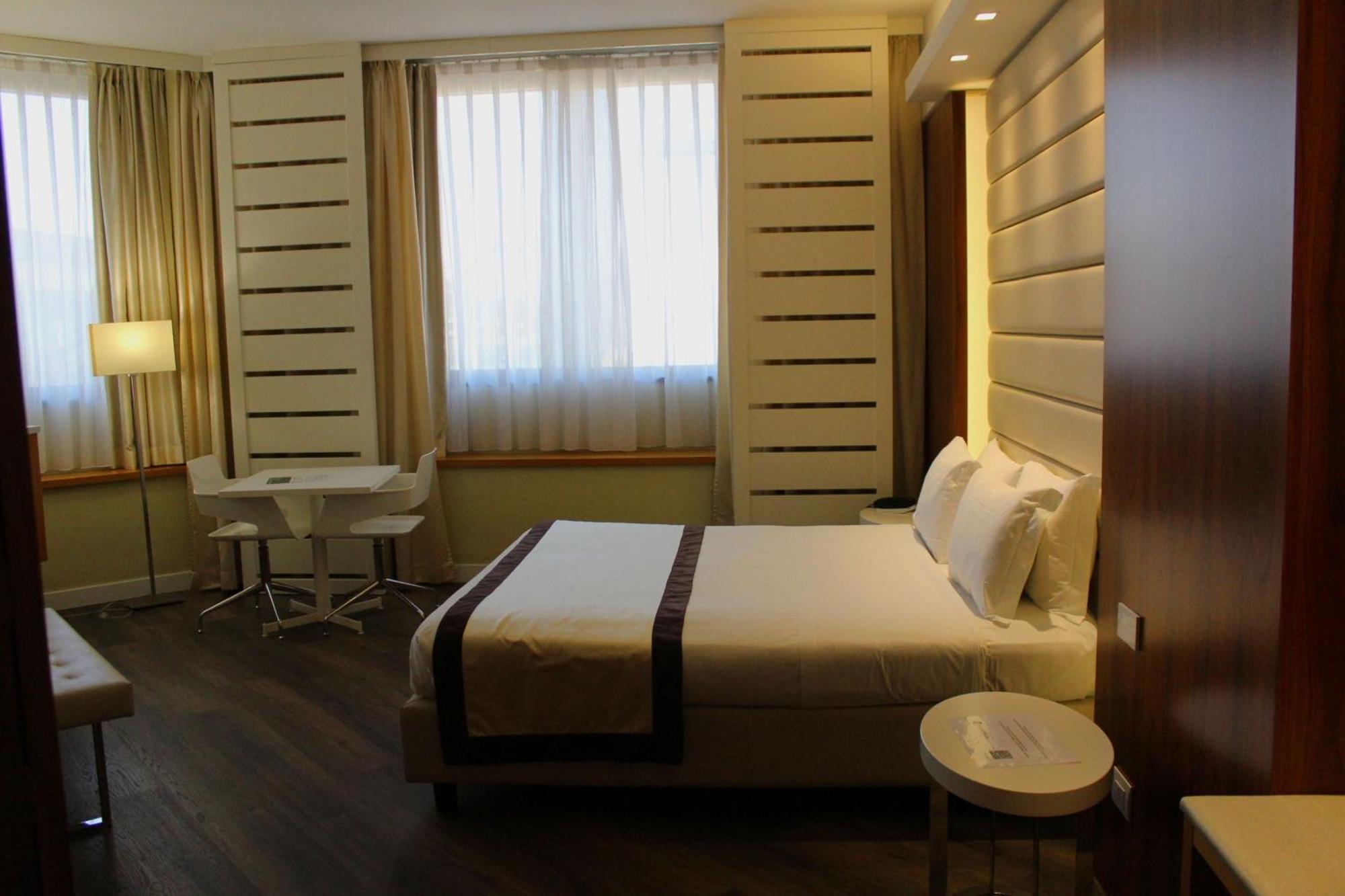 Western Mirage Fiera 4*