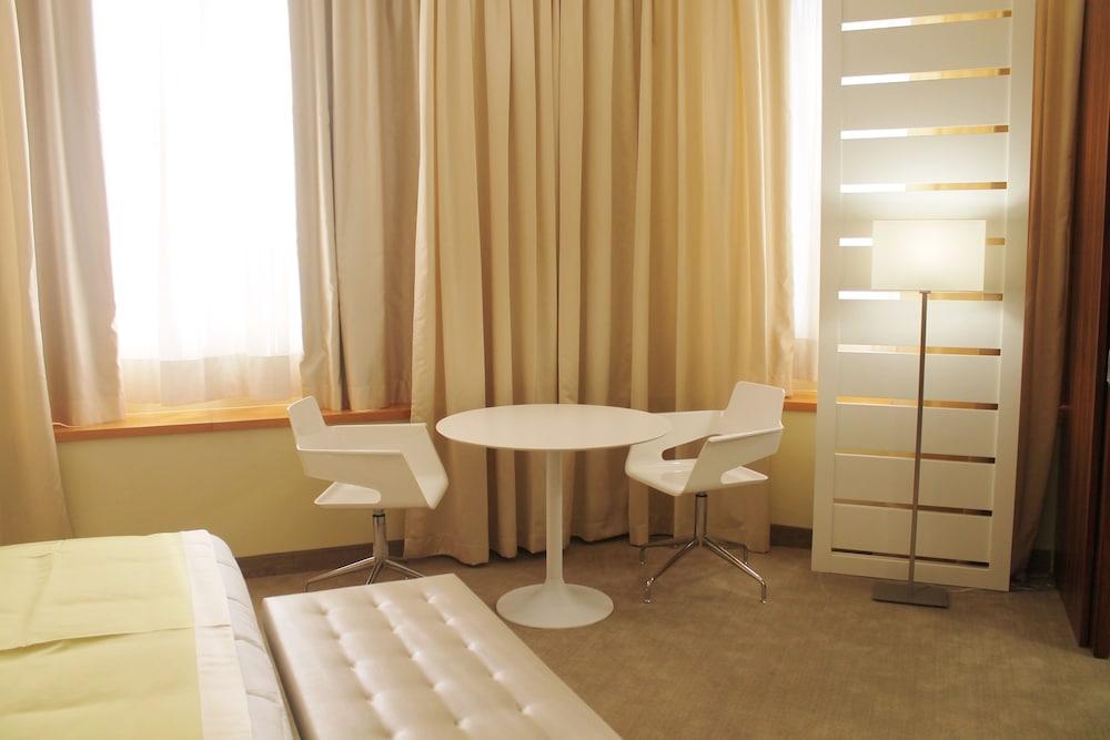 Western Mirage Fiera Hotel