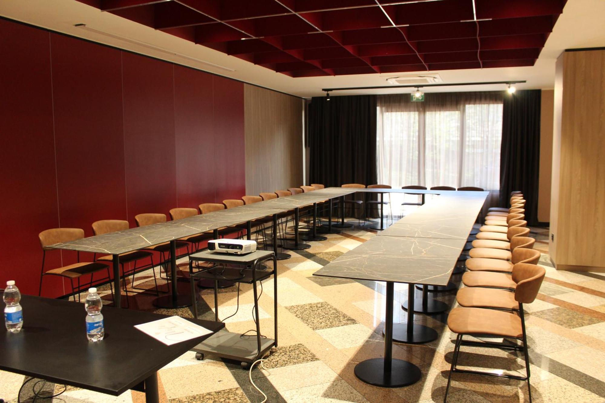 Western Mirage Fiera Hotel