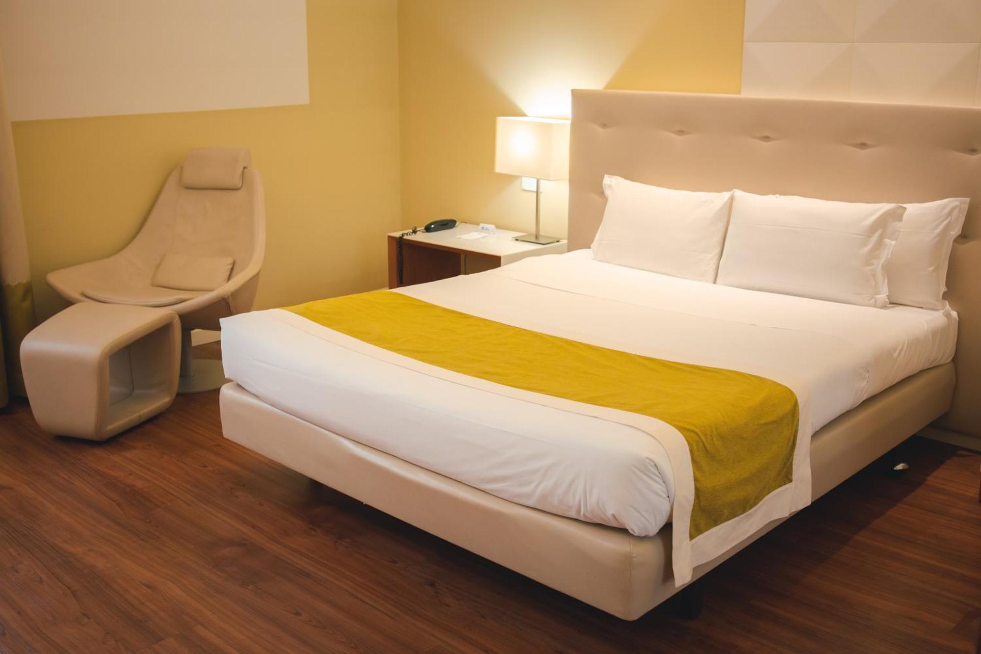 Western Mirage Fiera Hotel 4*